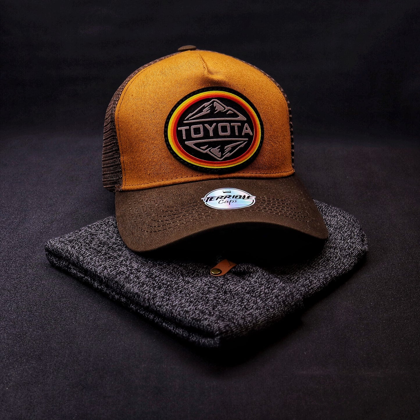 Pack Jockey Toyota Café + Gorro Invierno Gris Oscuro Jaspeado