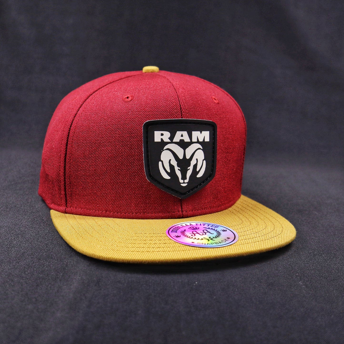 Snapback Ram Burdeo-Amarillo