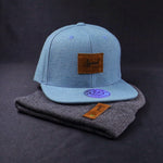 Pack Snapback Celeste + Beanie Morrigan Negro