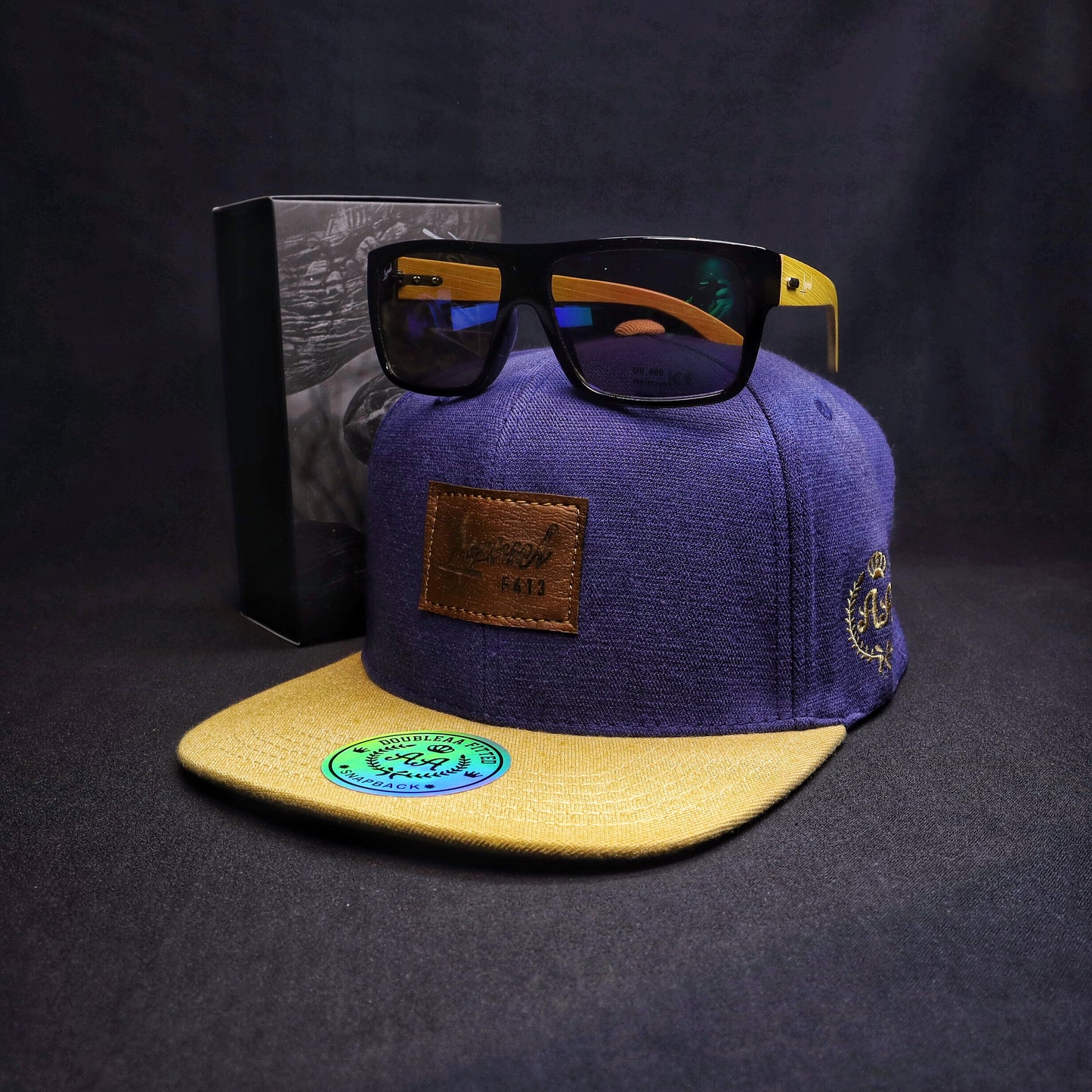 Pack Snapback Azul-Amarillo + Lente de Sol Bambú